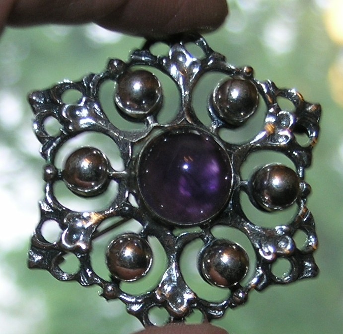 Amethyst Brosche Gabochon