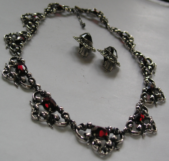 Granat Kette u. Ohrclips Silber