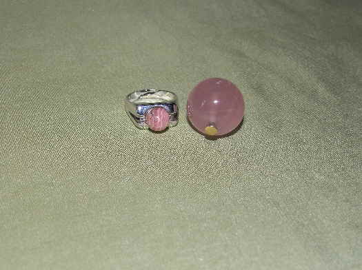 Rosenquarz  Ring und Kugel